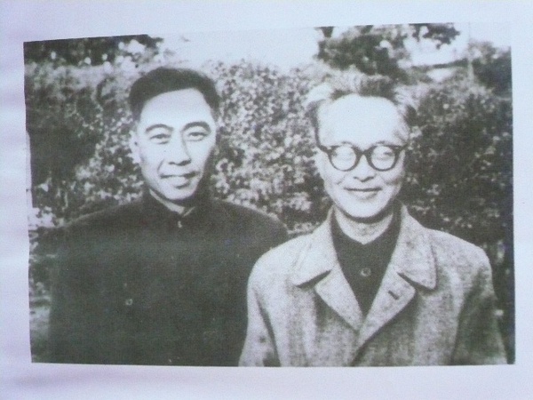 沈从文，汪曾祺解放后（1950年代）合影