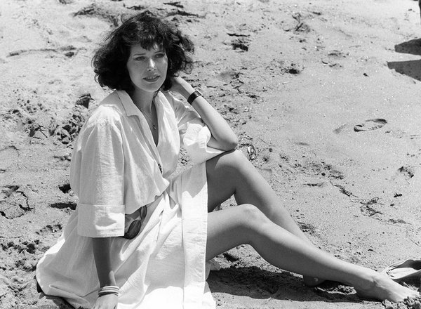 电影《艾曼纽》中的女演员Sylvia Kristel。