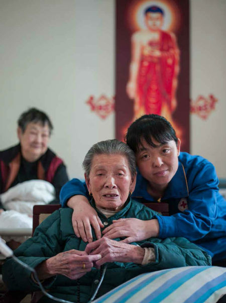 姓名：王灵敏 年龄：40岁  籍贯：河北深州 职业：北京万明生命医院护工