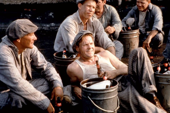541c84132e32fc85609d41c9_shawshank-redemption-20th-anniversary-04