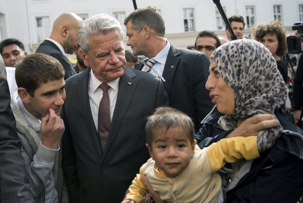 德国总统高克看望叙利亚难民